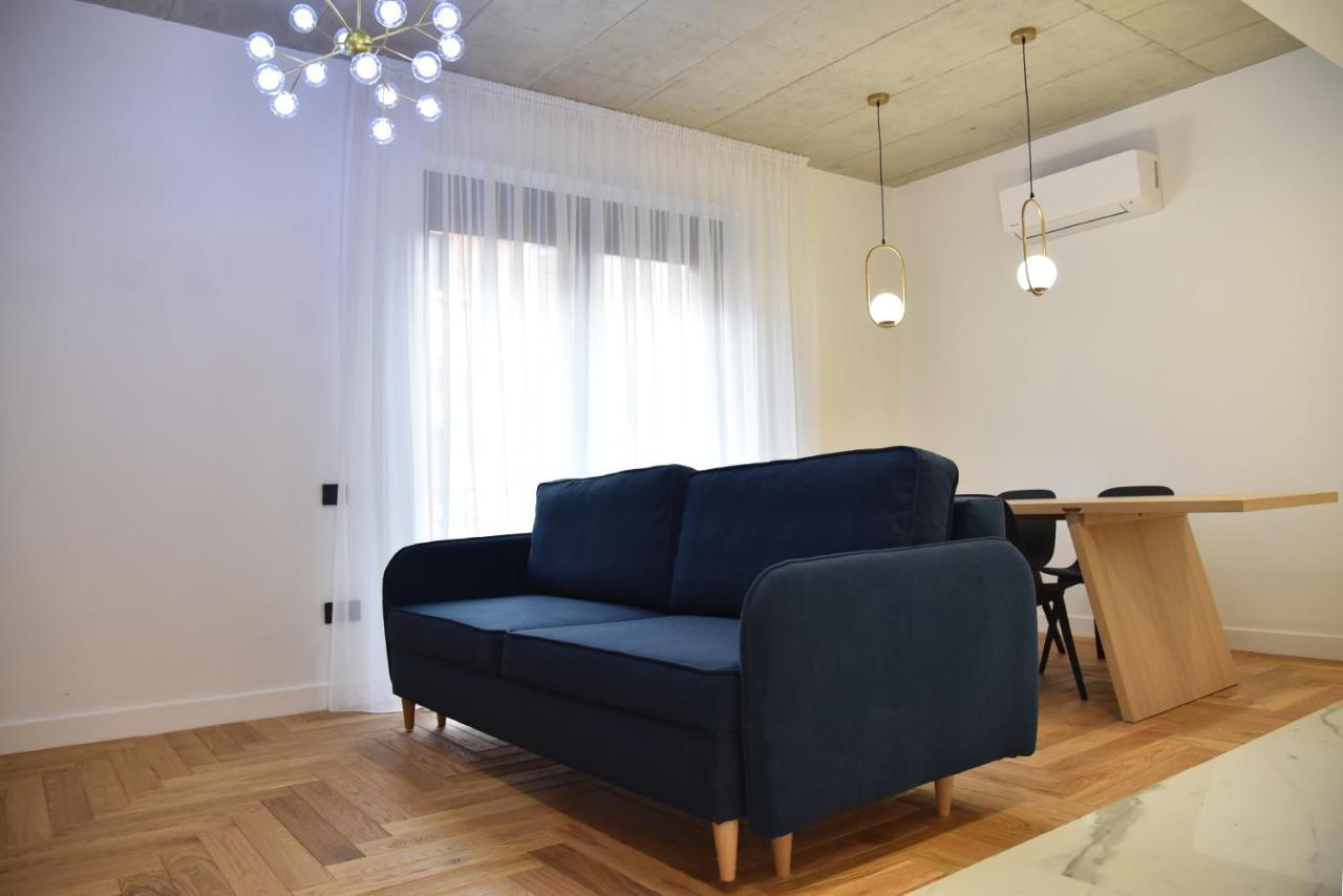 26Bricks Luxury Suites Oradea Bagian luar foto