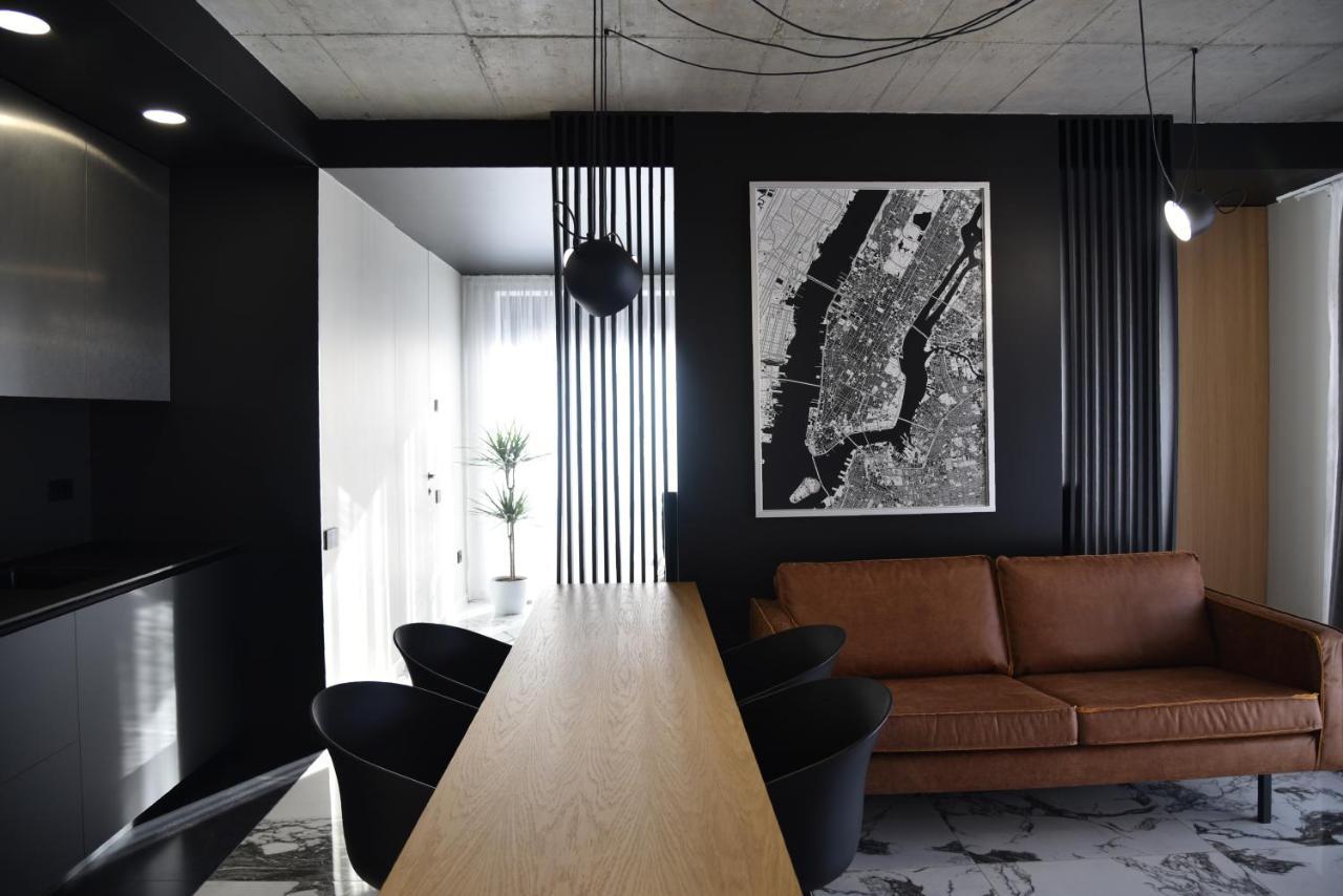 26Bricks Luxury Suites Oradea Bagian luar foto